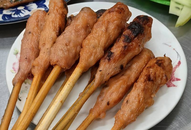 Đĩa thịt nướng xiên của quán Bà Dưỡng